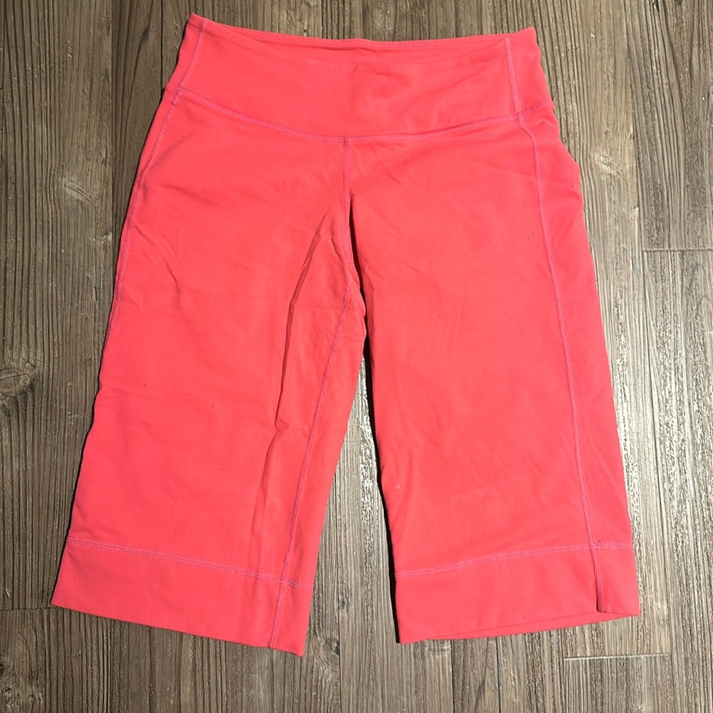 Pink Lululemon capri leggings workout